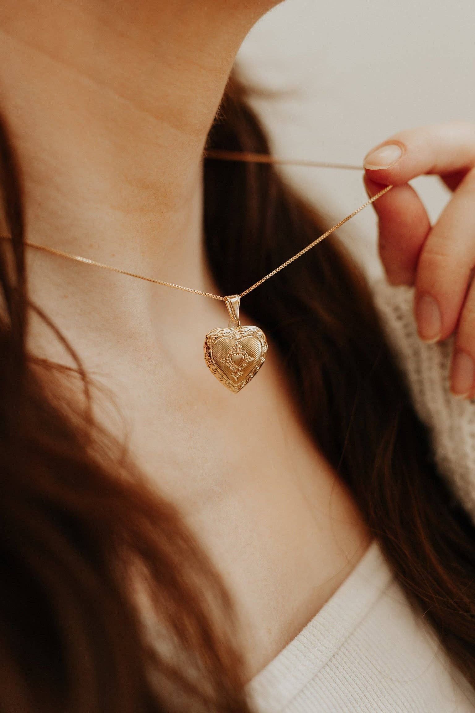 Vintage Heart Locket: 16 inches