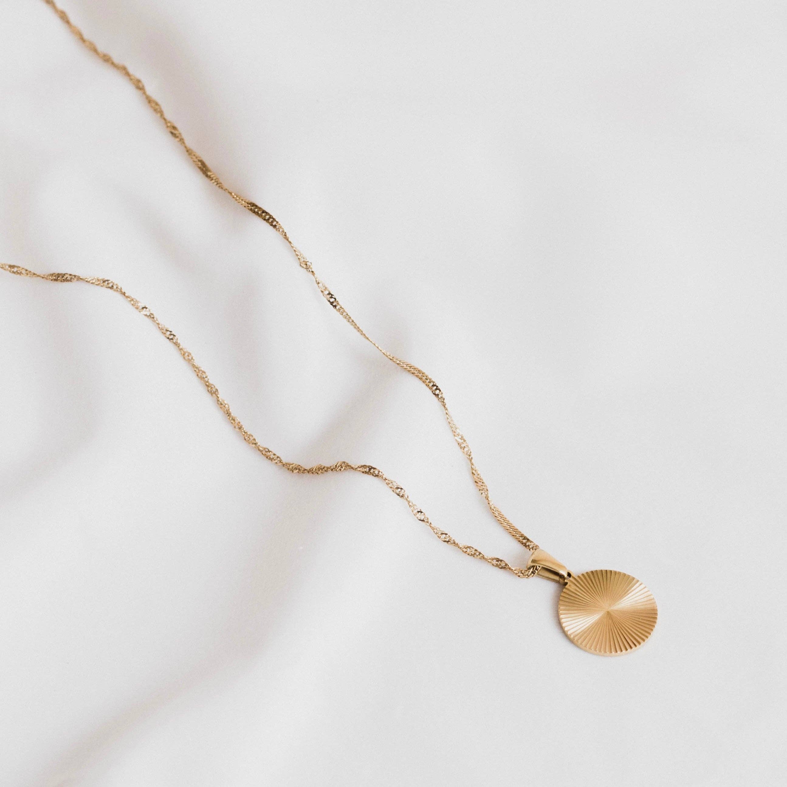 Petite Gold: Roma Necklace