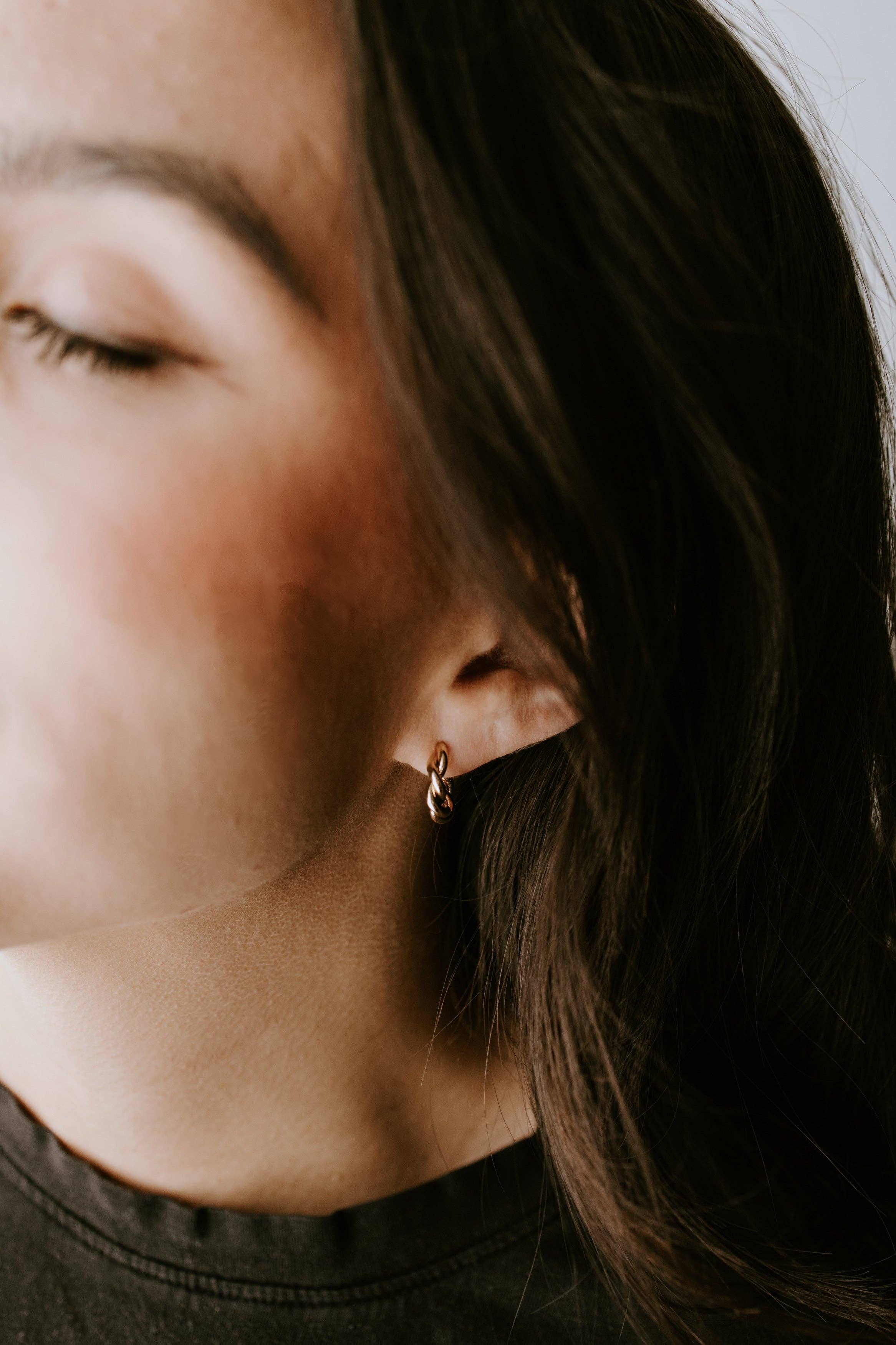 Mini Twist Hoops