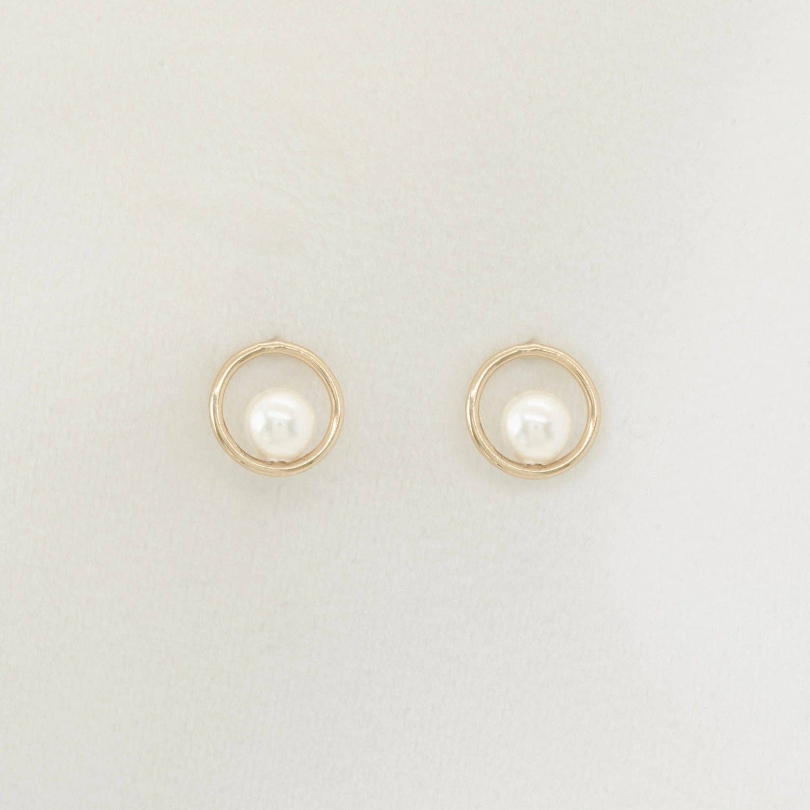 Petite Gold: Bella Studs