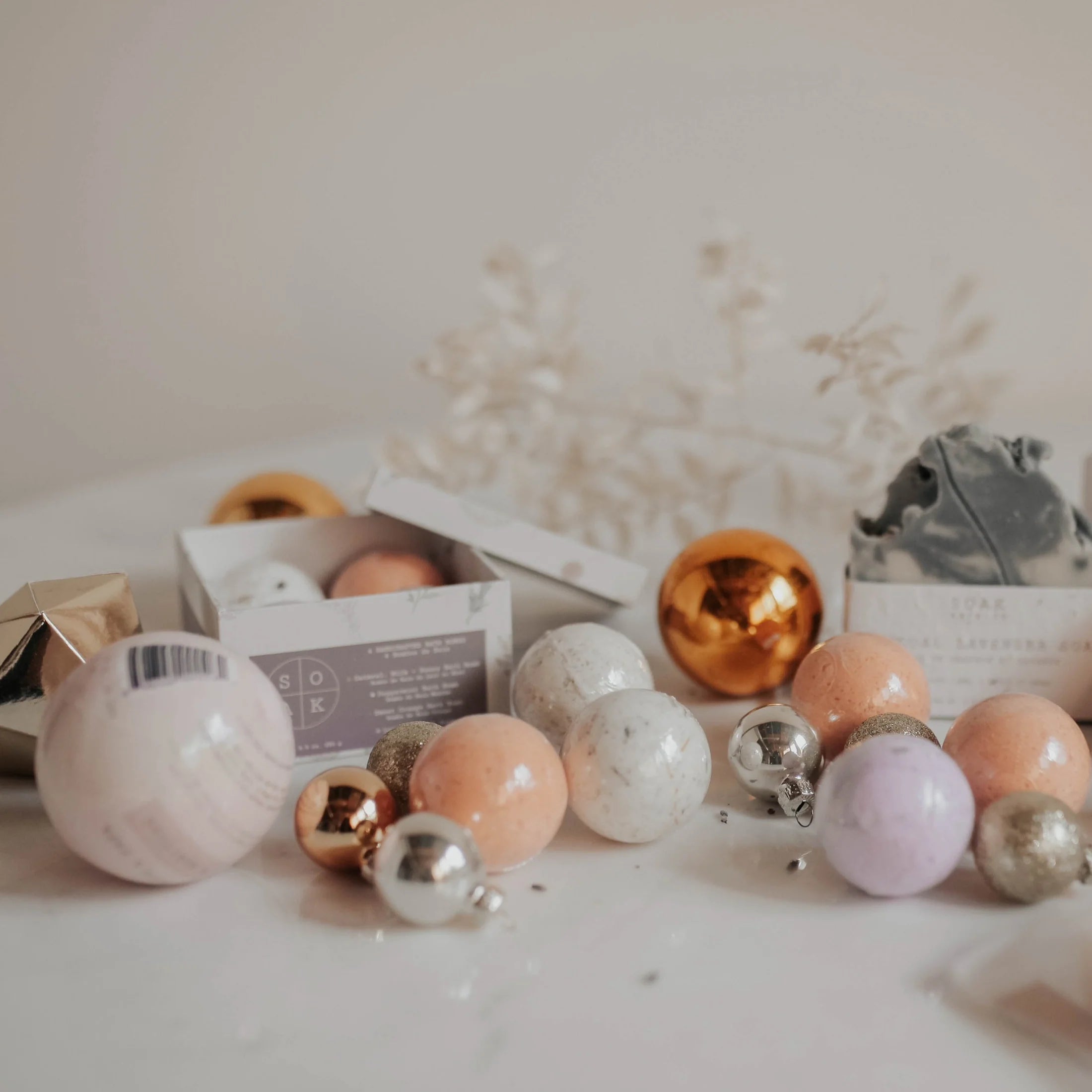 SOAK Bath Co: Bath Bomb Gift Box - Mini Bath Bombs