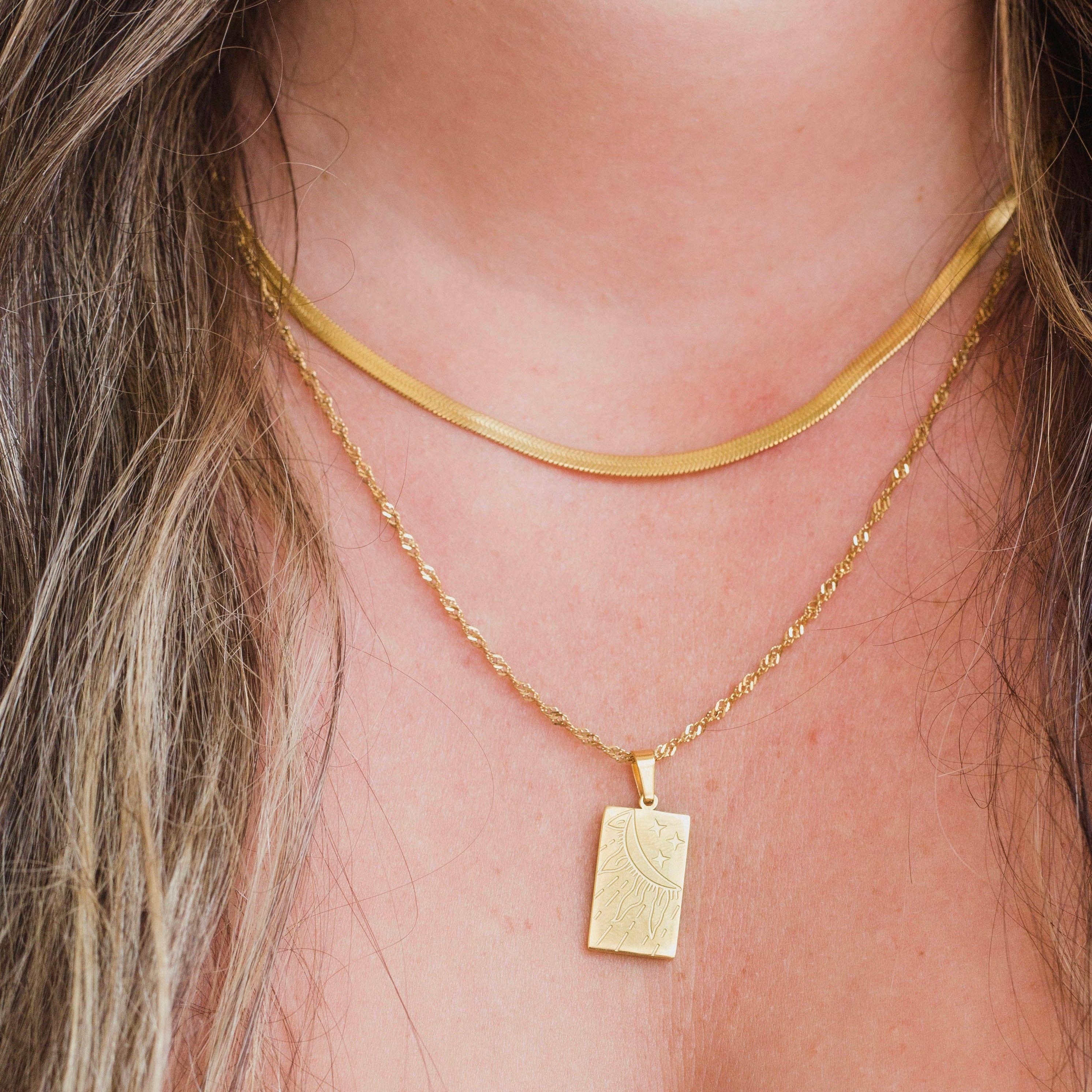 Petite Gold: Venice Necklace