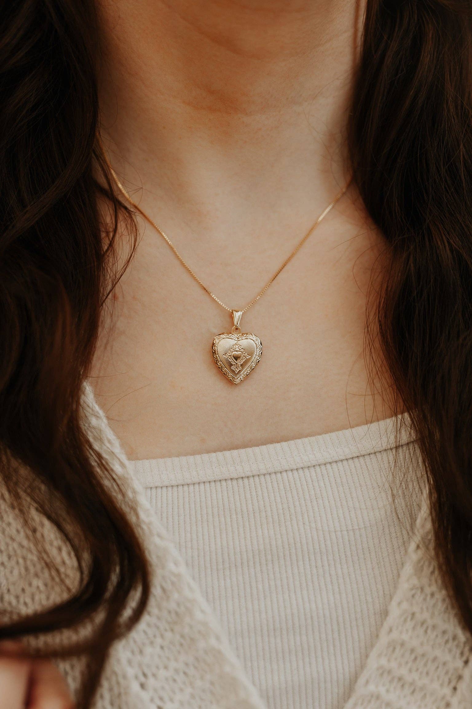 Vintage Heart Locket: 16 inches