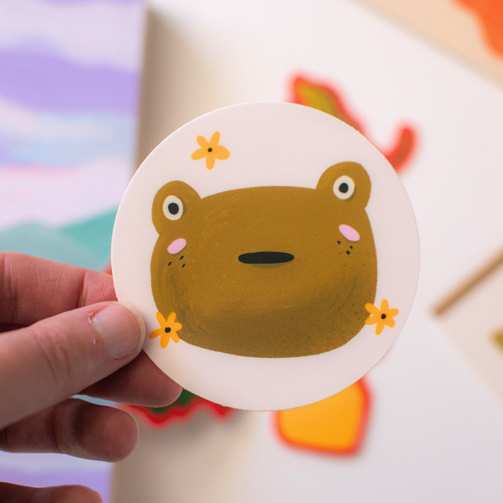 Surprised Frog Vinyl Sticker | 3” Circle Floral Frog Sticker – hanson road